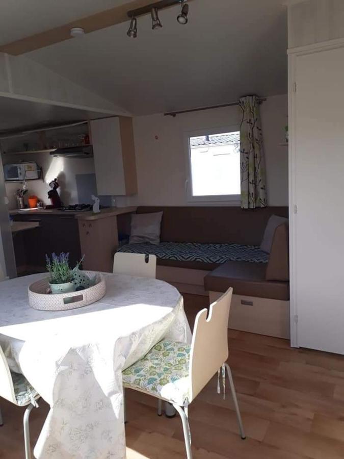 Luxueuze Stacaravan In Bredene Met Eigen Terras En Tuintje Zewnętrze zdjęcie