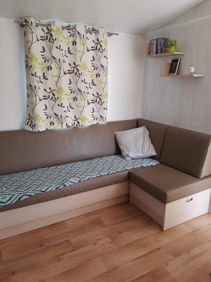 Luxueuze Stacaravan In Bredene Met Eigen Terras En Tuintje Zewnętrze zdjęcie