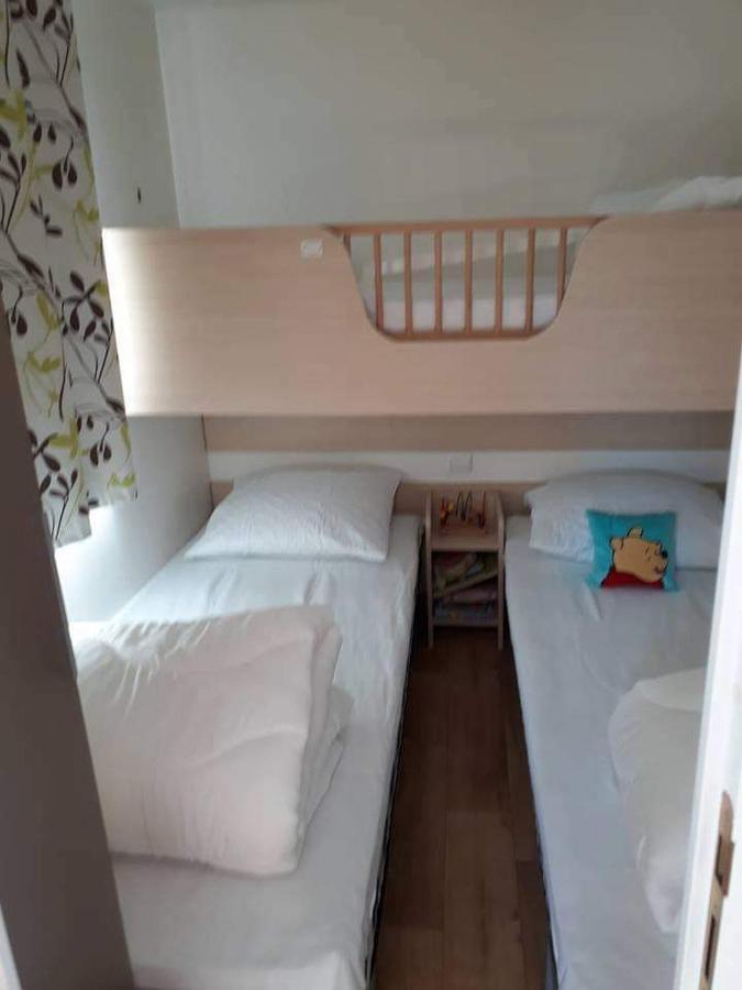 Luxueuze Stacaravan In Bredene Met Eigen Terras En Tuintje Zewnętrze zdjęcie