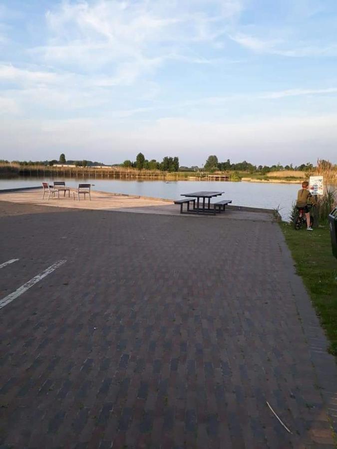 Luxueuze Stacaravan In Bredene Met Eigen Terras En Tuintje Zewnętrze zdjęcie