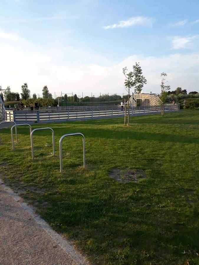 Luxueuze Stacaravan In Bredene Met Eigen Terras En Tuintje Zewnętrze zdjęcie