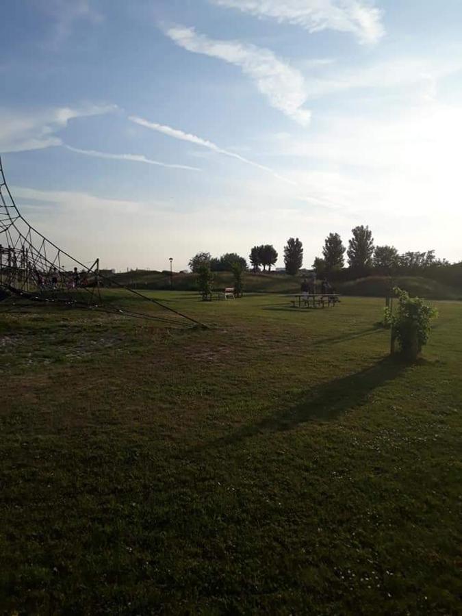 Luxueuze Stacaravan In Bredene Met Eigen Terras En Tuintje Zewnętrze zdjęcie