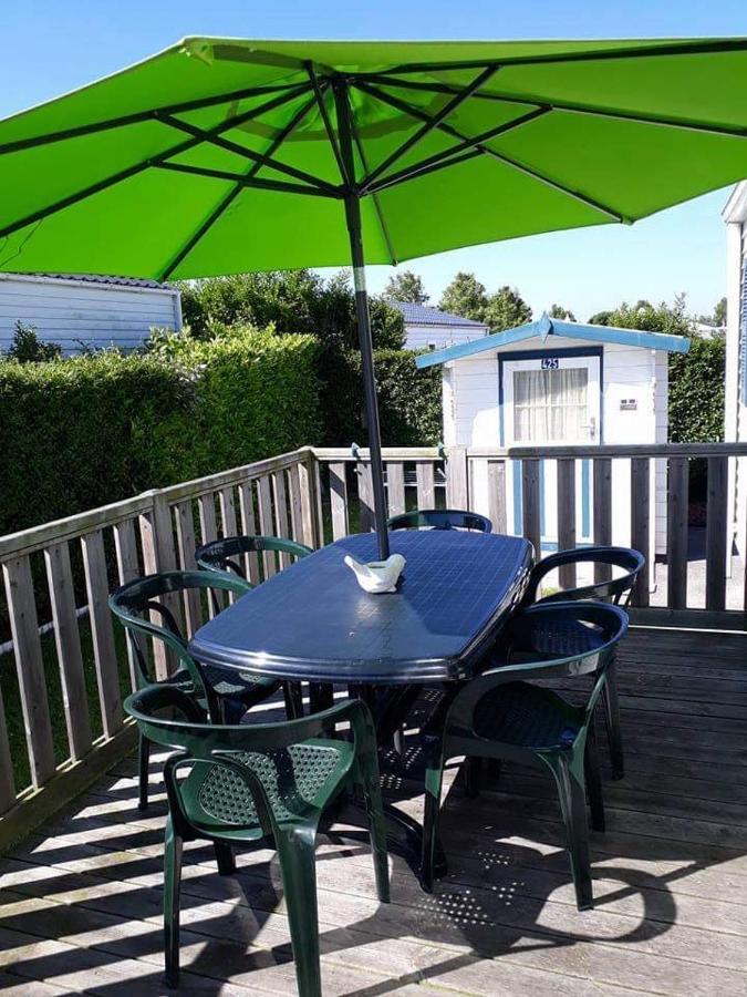 Luxueuze Stacaravan In Bredene Met Eigen Terras En Tuintje Zewnętrze zdjęcie