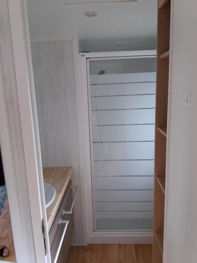 Luxueuze Stacaravan In Bredene Met Eigen Terras En Tuintje Zewnętrze zdjęcie