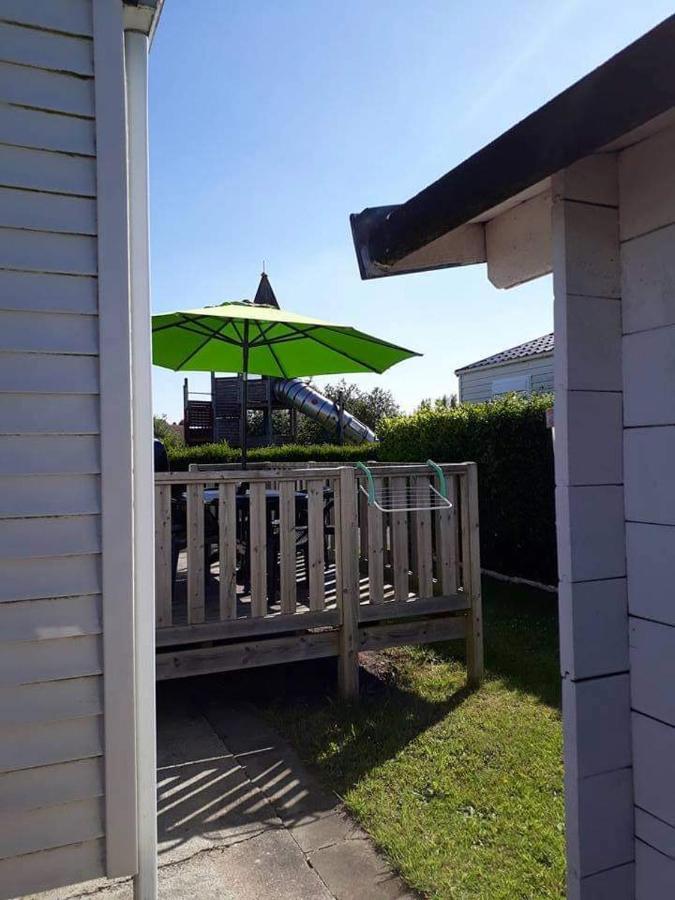 Luxueuze Stacaravan In Bredene Met Eigen Terras En Tuintje Zewnętrze zdjęcie